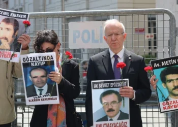 İstanbul Baro Başkanı Prof.Dr. İbrahim Kaboğlu, Cumartesi Anneleri eyleminde: Barışın önkoşulu adalettir 