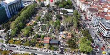 İstanbul’da camiler, spor salonları ve okul bahçeleri vatandaşlara açıldı