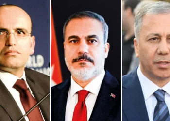 Sarayın yıldızlarıyla, ülke felaket eşiğinde: Şimşek çaktı, Fidan kurudu, Yerlikaya’nın boyası çıktı