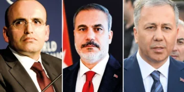 Sarayın yıldızlarıyla, ülke felaket eşiğinde: Şimşek çaktı, Fidan kurudu, Yerlikaya’nın boyası çıktı