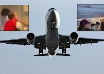 Kuala Lumpur, Sydney yolunda panik: Alkollü yolcu, uçağın acil çıkış kapısını 2 kez açmaya çalıştı