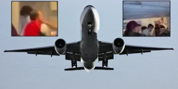 Kuala Lumpur, Sydney yolunda panik: Alkollü yolcu, uçağın acil çıkış kapısını 2 kez açmaya çalıştı