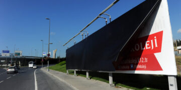 Dün Fatih Koleji, bugün İmamoğlu afişleri: Karartma ve sansür 11 yıl önce başlamıştı