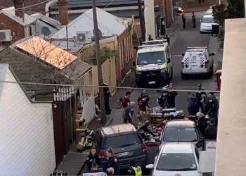 Polis, Melbourne ‘de kendisini araçla duvara sıkıştıran kişiyi öldürdü