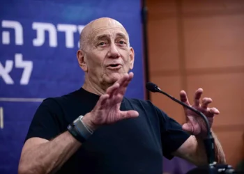Eski İsrail Başbakanı Ehud Olmert: “İsrail Gazze’de savaş suçları işliyor”
