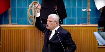 MHP, Müsavat Dervişoğlu’na: Sümüklü böcek, azgın horoz, kendini bilmez müfteri