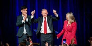 İşçi Partisi Federal seçimlerde tarihi zafer kazandı: Muhalefet Lideri Dutton sandalyesini kaybetti