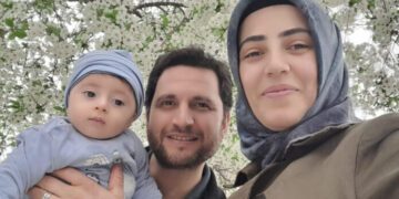 KHK’lı polis eşi 7 yıl cezaevinde kaldı: Ev hanımı Özlem Düzenli, 6 aylık bebeğiyle tutuklandı
