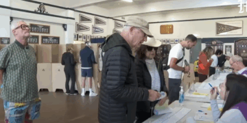 Avustralyalılar sandık başına gitti:Hayat pahalılığı, göçmenler, konut krizi ve vergiler seçimi belirleyecek