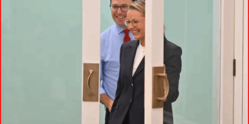 80 yıllık Liberal-Ulusalcılar Koalisyonu’un   ayrılığı 8 gün  sürdü