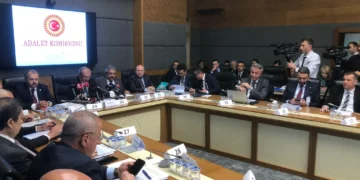  DEM Parti’nin ‘Yargı paketi’ önergesinde CHP çekimser kaldı, AKP-MHP oylarıyla reddedildi