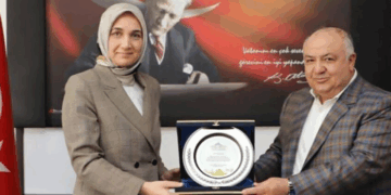 Valinin plaket verdiği Afyon’un ünlü yumurta sektörüne de kayyım atandı