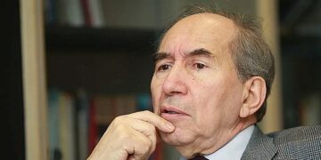 Gazeteci Altan Öymen hayatını kaybetti