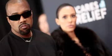 İçişleri Bakanı Burke açıkladı: Hitleri öven ünlü rapçinin Avustralya vizesi iptal