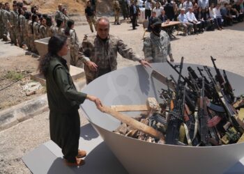 PKK’nın bıraktığı silahlar Süleymaniye’de yakılarak imha edildi