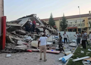 Balıkesir’de 6.1’lik deprem: İstanbul’da da hissedildi
