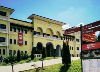 Eski büyükelçi, AKP’lilerin çakma üniversitesi için: Fakülte açılmadan YÖK tarafından denklik verildi