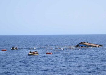 Moritanya’da alabora olan göçmenleri taşıyan teknede en az 70 can kaybı!