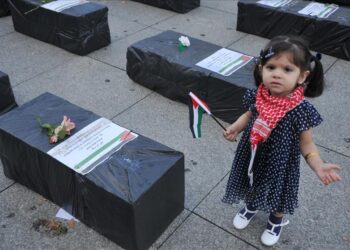 Sydney boğaz köprüsünden dünyaya: Gazze’deki zulme ‘dur’ deyin