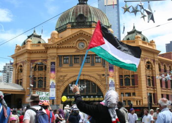Melbourne’de on binlerce kişi Filistin’e destek