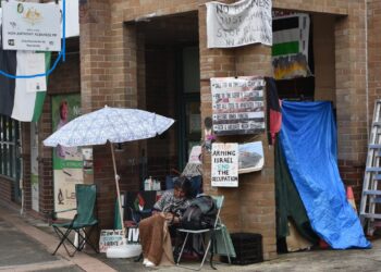 Protestolar, Federal Başbakan Albanese’ye seçim ofisini kapattırdı