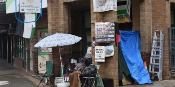 Protestolar, Federal Başbakan Albanese’ye seçim ofisini kapattırdı