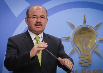 Hüseyin Çelik: Erdoğan, gidişatın aleyhinde olduğunu gördüğü an masayı devirir