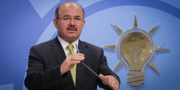 Hüseyin Çelik: Erdoğan, gidişatın aleyhinde olduğunu gördüğü an masayı devirir