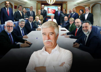 Medya Ombudsmanı Bildirici:Uçakta Erdoğan’a kimin hangi soruyu soracağı önceden belirlendi