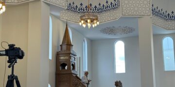 Hizmet Gönüllüleri’nin, inşa ettiği Kuba Camii, ilk Cuma namazıyla ibadete açıldı