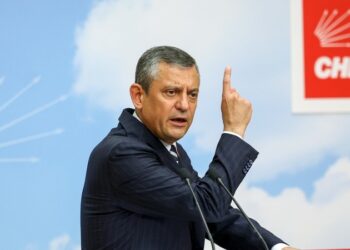 Özgür Özel, Erdoğan’a ‘Trump’tan randevu dilenenler İsrail’i engelleyemez’