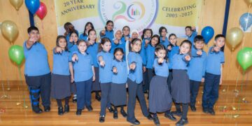 Eğitim Bakanı Boyer, kolejin 20. kuruluş töreninde konuştu: Pinnacle, toplumun kalbinde yer alıyor