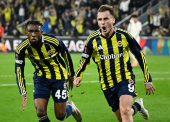 Fenerbahçe, UEFA Avrupa Ligi’nde Stuttgart’ı Kerem Aktürkoğlu ile geçti