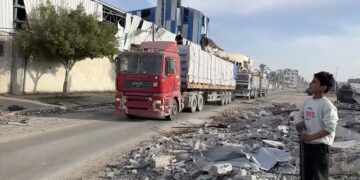 Gıda ve yardım TIR’ları nihayet Gazze’ye ulaşmaya başladı