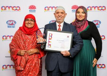 Yarım asırlık mutluluk tablosu: AMUST editörü Ziya ve Mehar Ahmed çifti 50. yılını dostlarıyla karşıladı