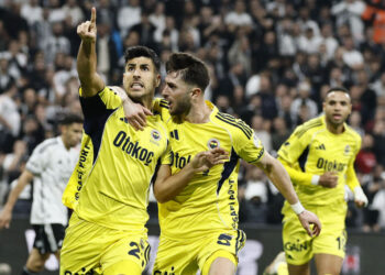 Derbide 3 puan Fenerbahçe’nin: Beşiktaş’ı deplasmanda 3-2 mağlup etti