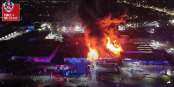 Batı Sydney’de yangın: 200 itfaiyeci büyük bir mücadele veriyor