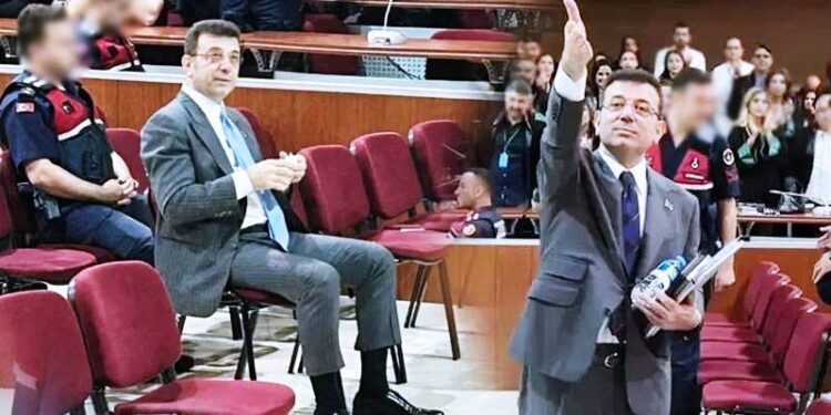 Erdoğan kameralar önünde İBB Başkanı Ekrem İmamoğlu'nun duruşmalarının TRT'de canlı yayınlanması teklifini desteklemişti.