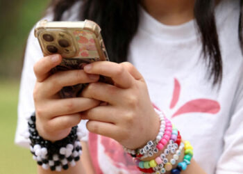 Dünyada bir ilk olan yasa yürürlükte: Avustralya 16 yaş altına sosyal medyayı yasakladı, uymayan platformlara 27 milyon euro ceza