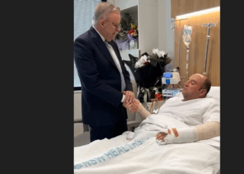 Devletin zirvesinden Ahmet’e ziyaret: Avustralya ‘Bondai kahramanı’ Suriyeliyi bağrına bastı