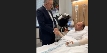 Devletin zirvesinden Ahmet’e ziyaret: Avustralya ‘Bondai kahramanı’ Suriyeliyi bağrına bastı