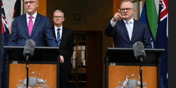 Başbakan Albanese: Radikalizm dini temsil etmez, İslam barış dinidir