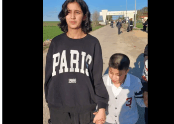 Cezaevi önünde dram: Fiziksel, zihinsel ve görme engelli İhsan’ın annesi tutuklandı