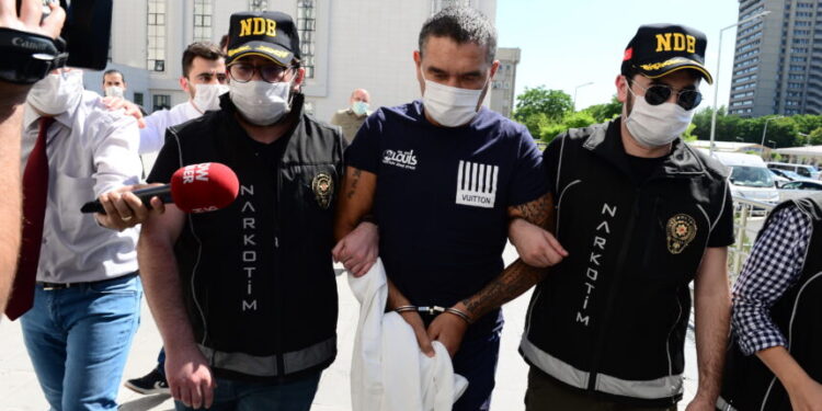 Bataklık operasyonunda yakalanan Uyuşturucu baronu Çetin Gören sorgulanmak üzere Ankara Emniyetine getirilidi.