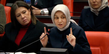 Alevi katliamını küçümsedi, Hz. Ali’li poz verdi: AKP’li Leyla Şahin Usta’nın münafıklığı”