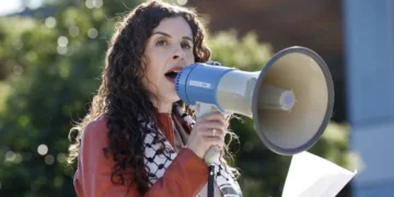 Filistinli Yazara sansüre tepki: 180’den fazla Avustralyalı yazar boykot ilan etti