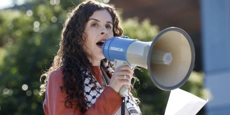 2026 Adelaide Festivali kapsamında yapılması planlanan Yazarlar Haftası, yaşanan krizlerin ardından iptal edildi.