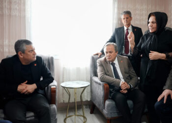 Depremde 6 evladını kaybeden aile: Devleti övmedik diye çocuklarımızla tehdit ettiler