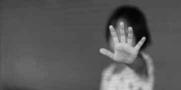 Queensland’i sarsan dijital istismar ağı: 23 bin içerik, yüzlerce çocuk