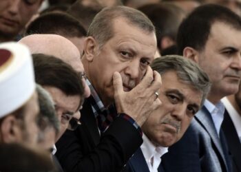 Erdoğan rejiminde “Namaz kılmıyorum, dini vecibe yerine getirmiyorum” diyenlerin oranı 3 kat arttı